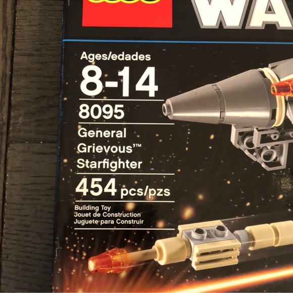 NEW Lego General Grievous Starfighter 8095 - Picture 2 of 3
